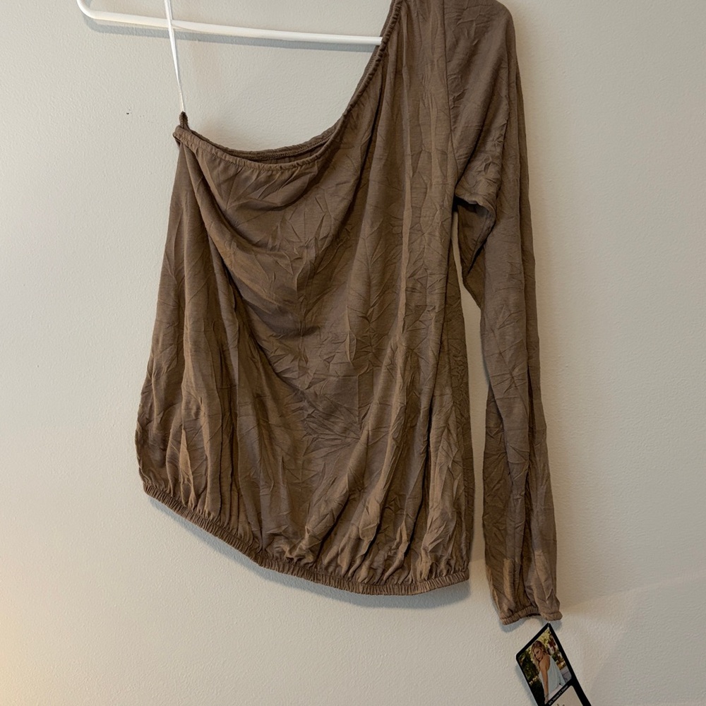 Single sleeve top - Picture 4 of 4